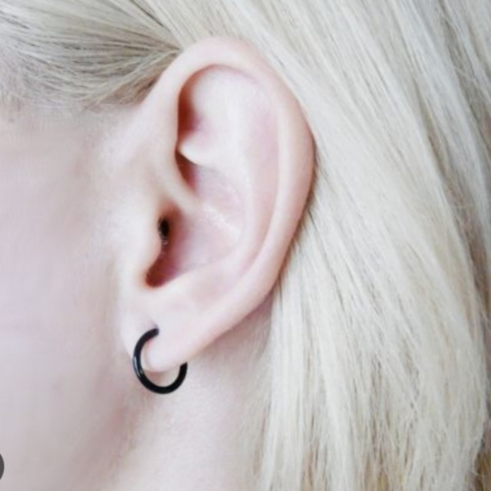 Minimalist Jewelry Hypoallergenic Pearsing Hoop Black Rhodium Enamel Earrings